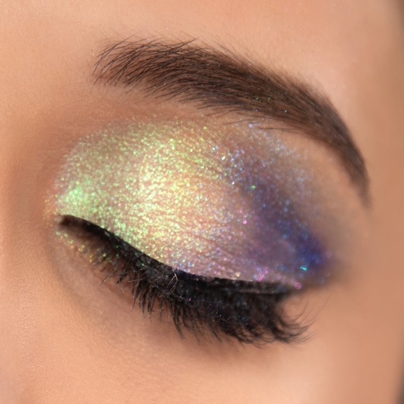 Starstruck Chrome Color Shifting Loose Glitter Powder for Eyes and Face - Picture 2 of 5
